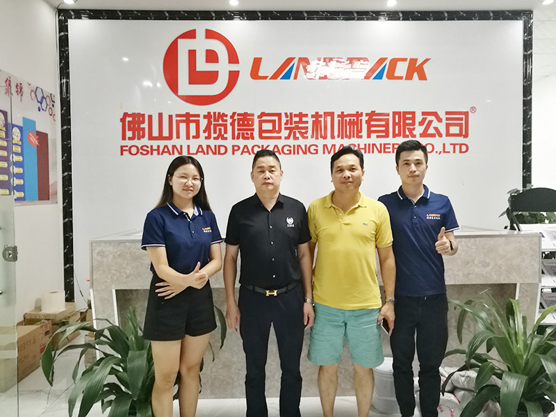 浙江徐總購(gòu)買(mǎi)咖啡豆包裝機(jī)